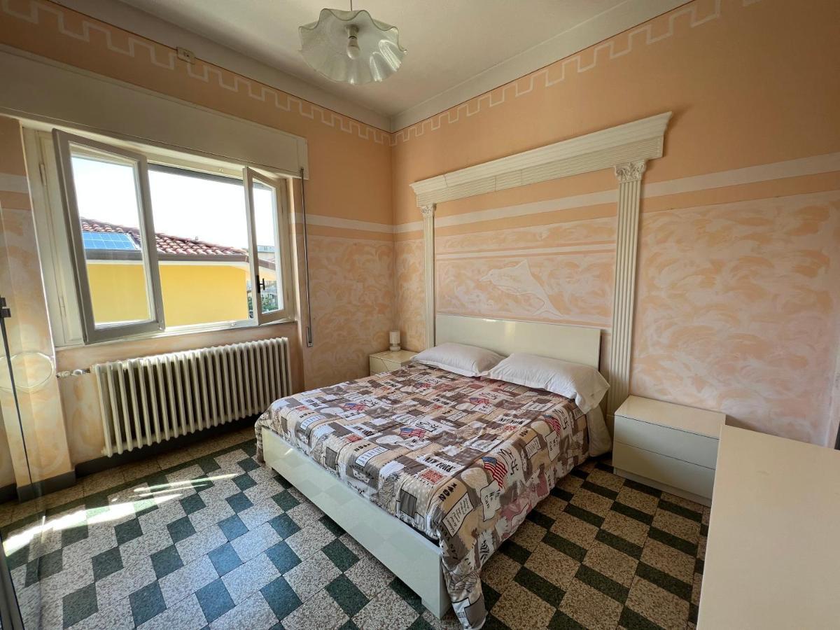 Villa Sophia Mare 1 Lido di Camaiore Extérieur photo