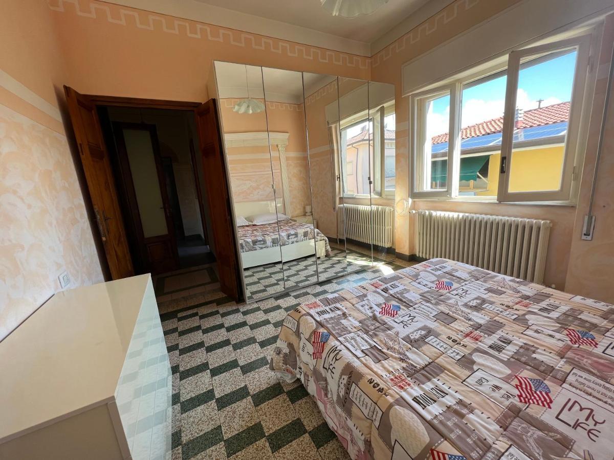 Villa Sophia Mare 1 Lido di Camaiore Extérieur photo