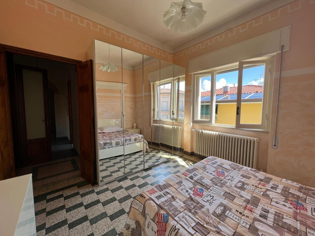Villa Sophia Mare 1 Lido di Camaiore Extérieur photo